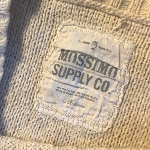 Comfy Cozy Cute Sweater! - Picture 3 of 5